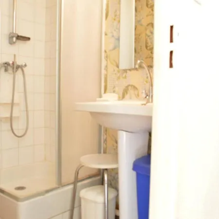 Cap D'agde, 1 Piece, 2 Personnes - Fr-1-249-355 *